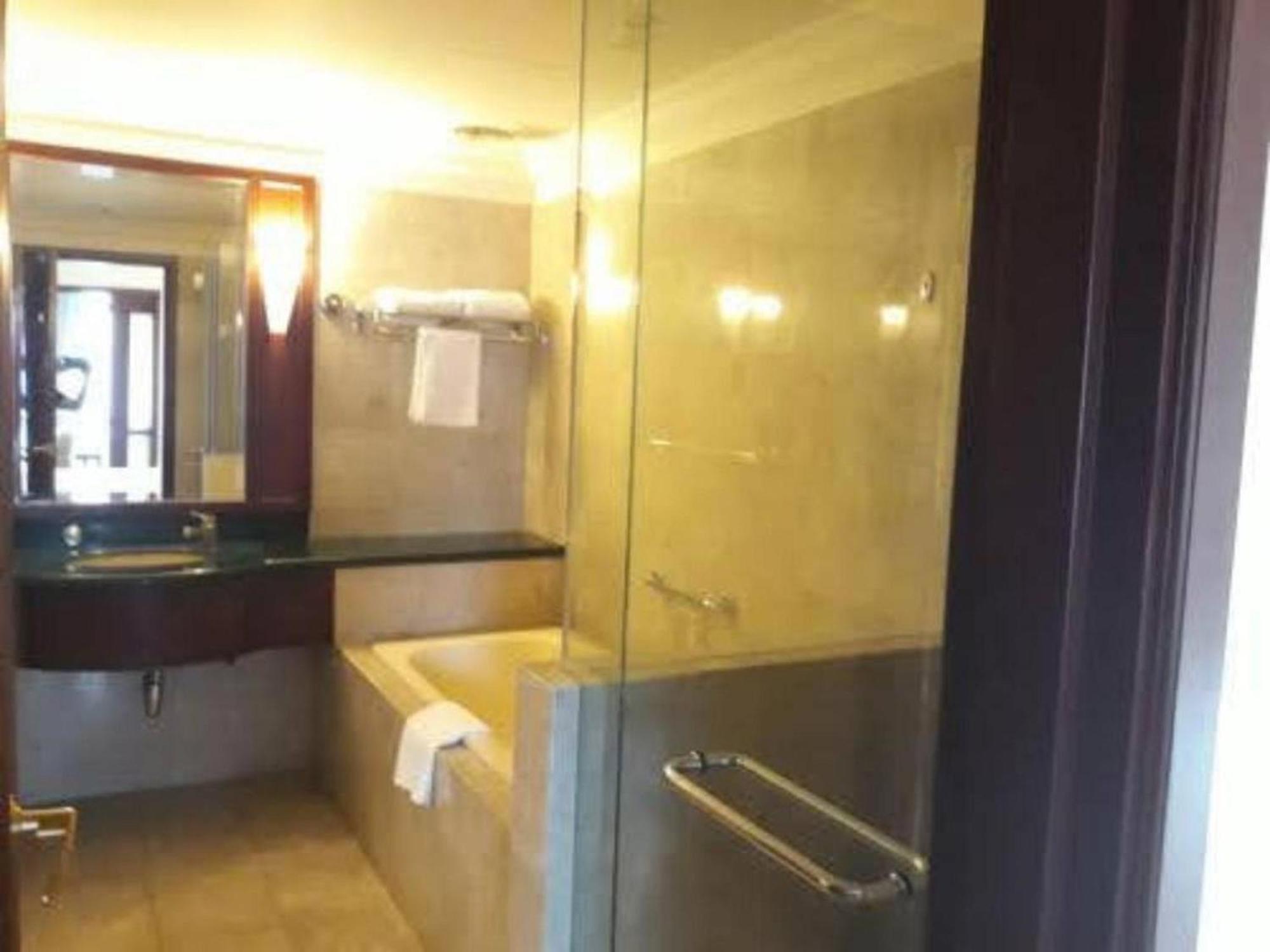 Urban Times Square Apartment *